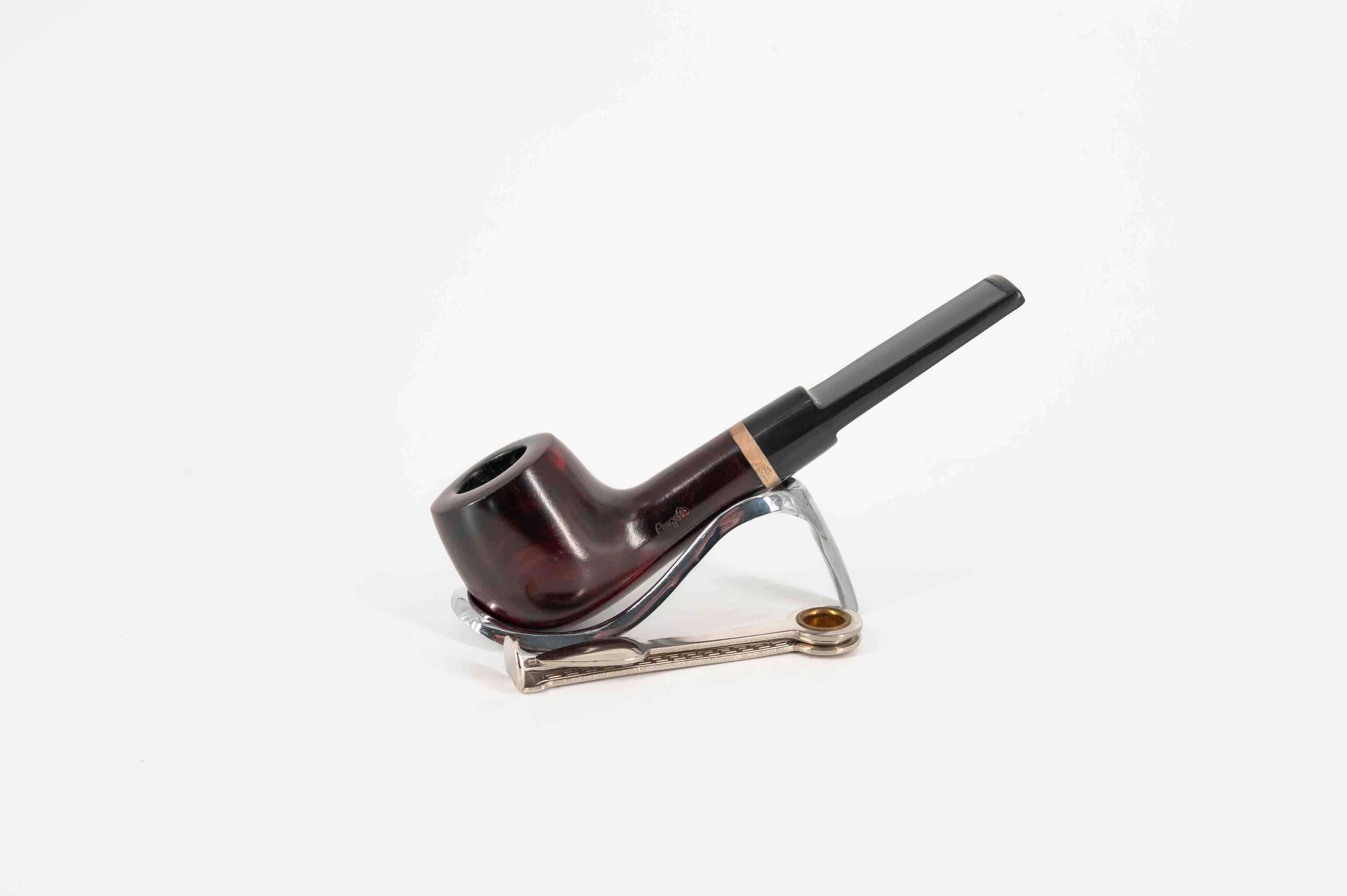 Angelo Midi hangagyökér pipa, vörösesbordó, 9 mm filteres, billiard forma, egyenes nyerges szárral